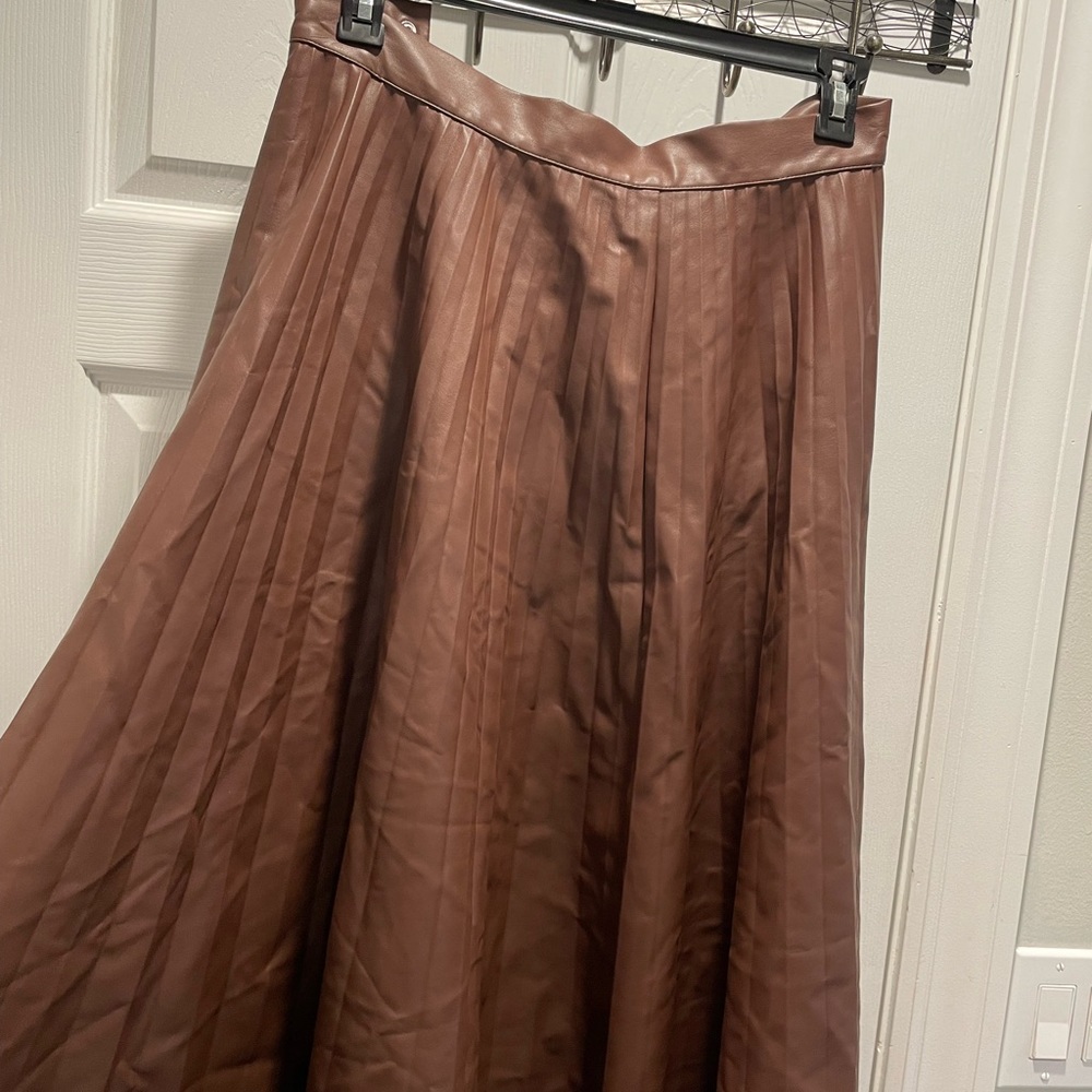 Pleated Brown leather skirt